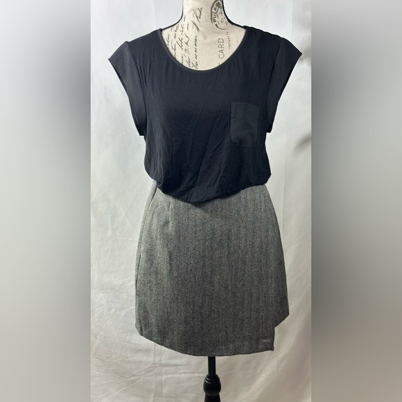 Uniqlo Charcoal Herringbone Skorts - Picture 1 of 8